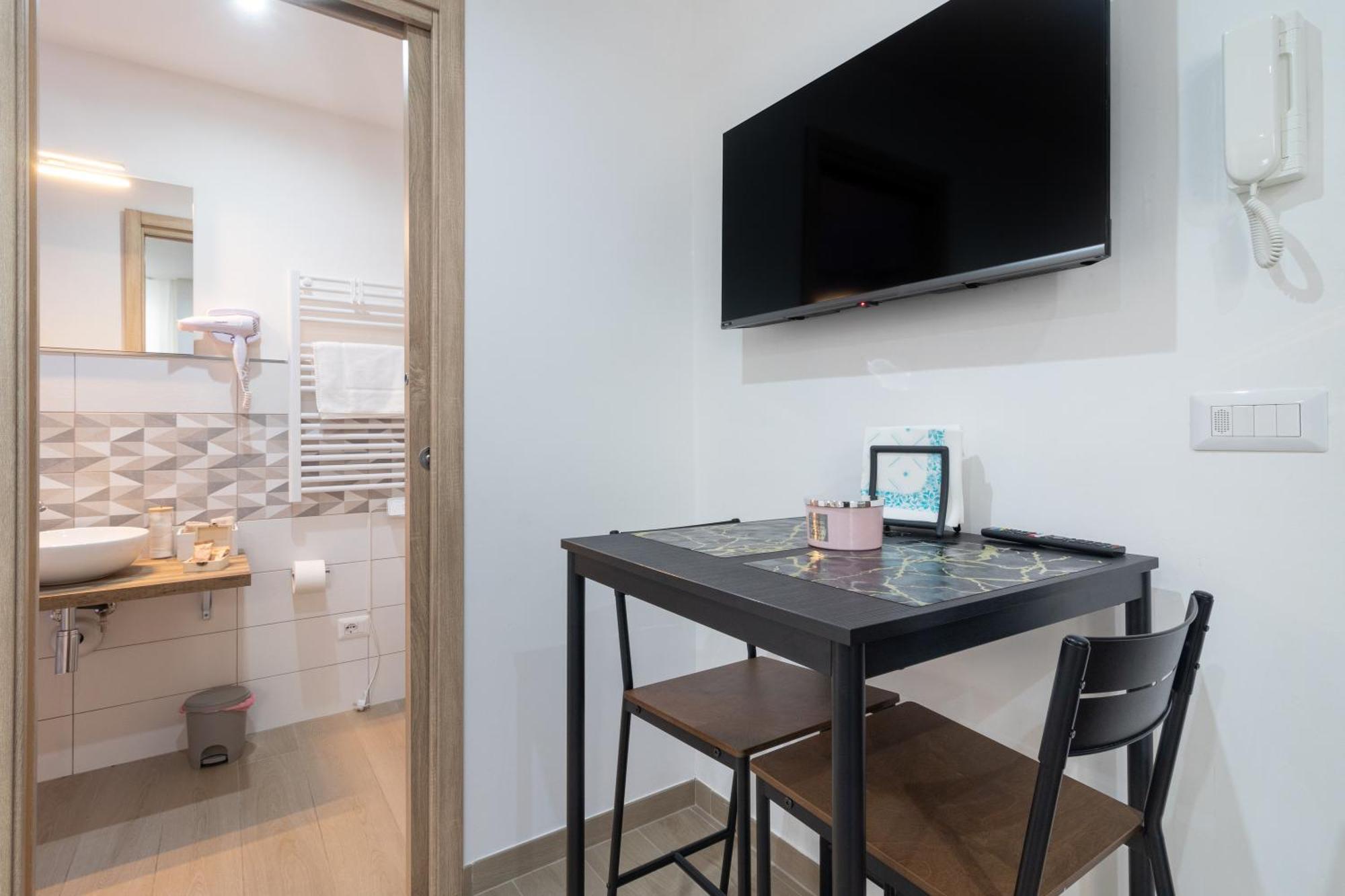Blueroom - Asso Bari Bagian luar foto